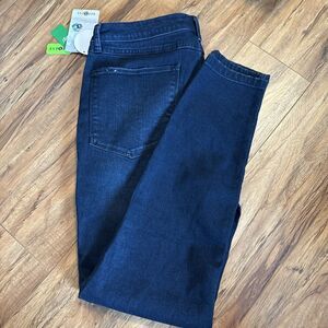 NWT DIP Size 14 Women's Blue Dark Wash Zip Fly Pockets Mid Rise Skinny Jeans